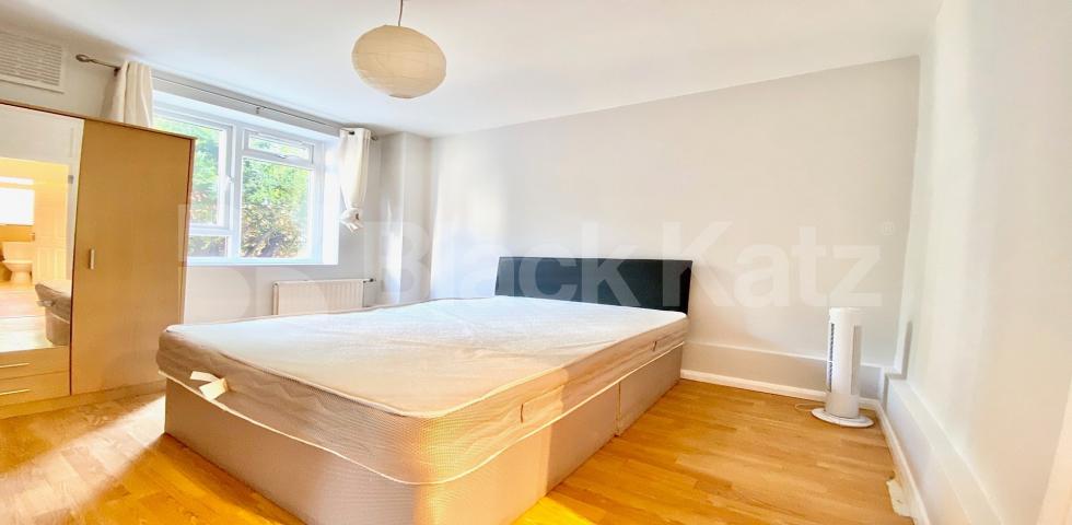 			3 BEDROOM APARTMENT WITH PATIO!, 3 Bedroom, 1 bath, 1 reception Apartment			 King Henrys Walk, DALSTON N1